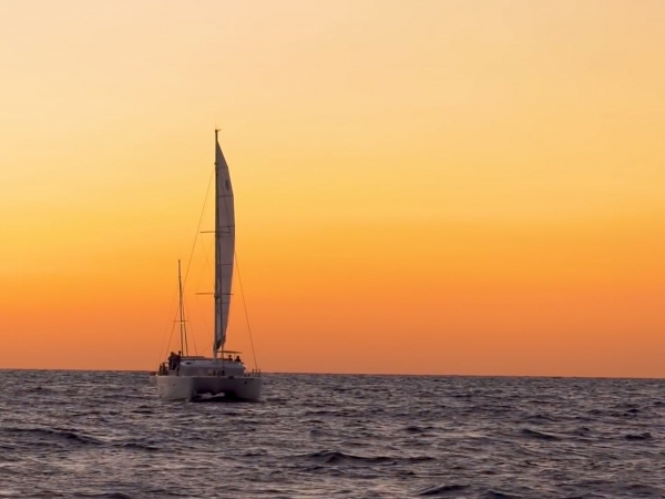 Catamaran Sunset Semi-Private Classic Cruise